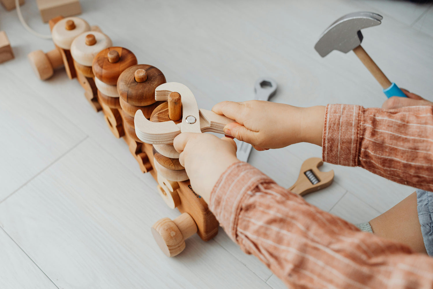 Jouets de voiture en bois